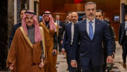 Bakan Fidan, Suudi mevkidaşı Prens Faysal ile g&ouml;r&uuml;şt&uuml;