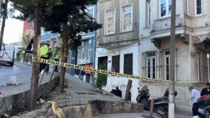 Beyoğlu'nda ş&uuml;pheli &ouml;l&uuml;m! Evdeki detaylar dikkat &ccedil;ekti, kız arkadaşı g&ouml;zaltına alındı