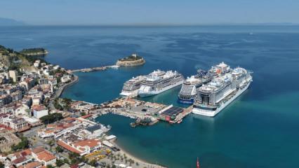 Kuşadası limanında kruvaziyer hareketliliği: 10 bin 800 turist ayak bastı