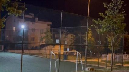 B&uuml;y&uuml;k&ccedil;ekmece'de parkta bı&ccedil;aklı kavga: 2 ağır yaralı
