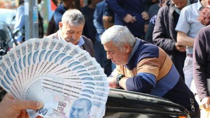Emeklilere m&uuml;jdeli haber: Bayram &ouml;ncesi s&uuml;rpriz!