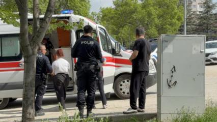 Erkek arkadaş kavgasında 3 kız bı&ccedil;akla yaralandı