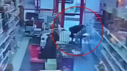 Jandarma personeli, marketteki m&uuml;şteriyi kalp masajıyla hayata bağladı