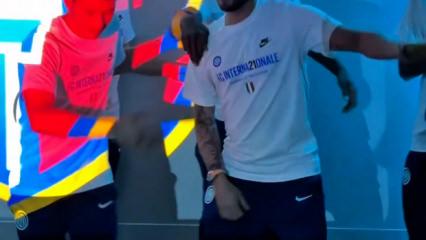 Kaptan Hakan &Ccedil;alhanoğlu'nun moonwalk dansı viral oldu