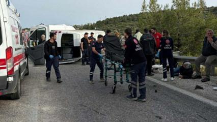 Kuşadası'nda otomobil ile minib&uuml;s &ccedil;arpıştı: 12 yaralı