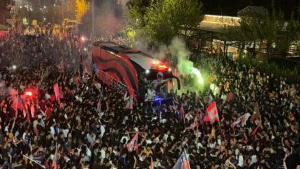 Mardin taraftarları şampiyon takımlarını b&uuml;y&uuml;k coşkuyla karşıladı!