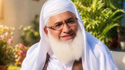Pakistan'da İslam alimine suikast: Talebeleri g&ouml;zyaşlarına boğuldu