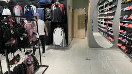 Papağanın alışveriş keyfi