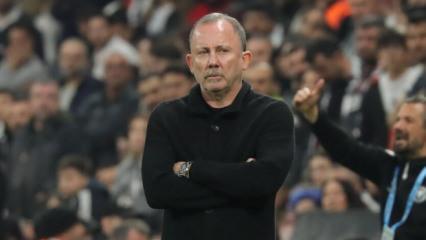 'Taraftar isterse giderim' demişti! Dolmabah&ccedil;e'de trib&uuml;nler tek ses y&uuml;kseldi