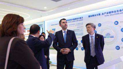 Bakan Kurum "Daha yaşanabilir şehirler i&ccedil;in" &Ccedil;in'de! Peş peşe kritik ziyaretler