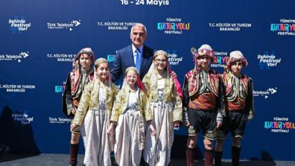 Bakan Ersoy a&ccedil;ıkladı: Gastronomiyi turizm stratejisinin merkezine yerleştirdik