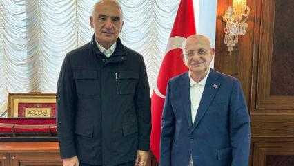 Bakan Ersoy'dan İsmail Kahraman&rsquo;a anlamlı ziyaret