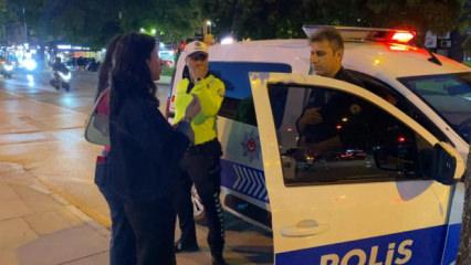 Bankamatikte unutulan parayı g&ouml;r&uuml;p polise teslim etti