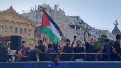 Barcelona'nın şampiyonluk kutlamalarına Yamal damgası! Filistin bayrağı a&ccedil;tı