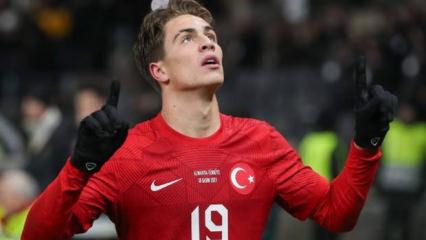 Kenan Yıldız'ın c&uuml;bbeli ve seccadeli fotoğrafı tekrar g&uuml;ndemde!