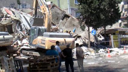 K&uuml;&ccedil;&uuml;k&ccedil;ekmece'de yıkımı yapılan bina &ccedil;&ouml;kt&uuml;: &Ccedil;ok sayıda ekip b&ouml;lgede!
