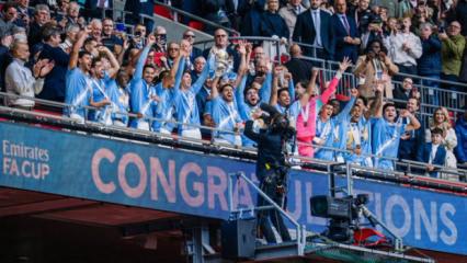 Kupa Manchester City'nin! Guardiola'dan 10 yılda 20 kupa