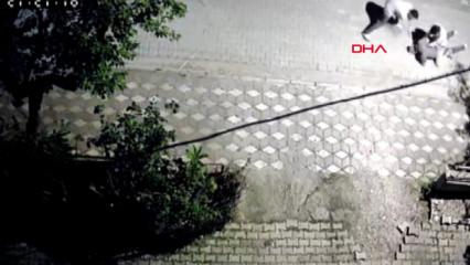 Manisa'da &uuml;niversite &ouml;ğrencisine bı&ccedil;aklı, sopalı saldırı kamerada!