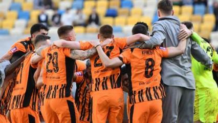 Shakhtar'ın ma&ccedil;ında alarmlar &ccedil;aldı! Hava saldırısı nedeniyle sahayı terk ettiler