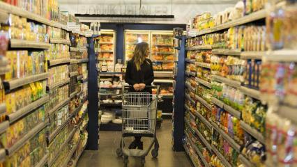 Ticaret ve perakende satış hacmi martta aylık ve yıllık bazda arttı