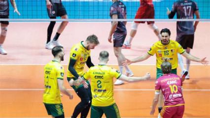 Ziraat Bankkart yarı finalde yıkıldı! Final bileti ka&ccedil;tı