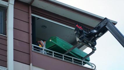 250 kiloluk cenaze teleskopik forkliftle taşındı