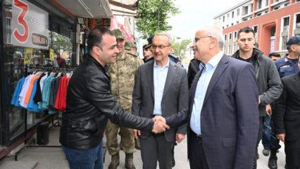 Başkan Er, deprem sonrası vatandaşlar ile g&ouml;r&uuml;şt&uuml; 