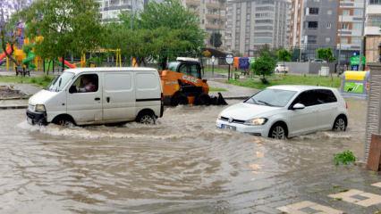 Adana&rsquo;da sağanak nedeniyle yollar g&ouml;le d&ouml;nd&uuml;
