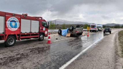Antalya'da otomobil, takla attı; evli &ccedil;ift &ouml;ld&uuml;, 2 yaralı