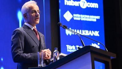 Bakan Uraloğlu'ndan 'Y&uuml;kselen T&uuml;rkiye Zirveleri'nde 5G ve yapay zeka a&ccedil;ıklaması