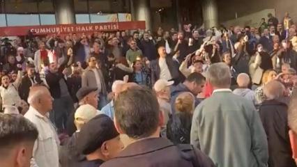 CHP Genel Merkezi'nin &ouml;n&uuml;nde "Hain Kemal" sloganları