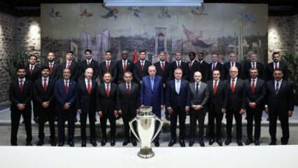 Cumhurbaşkanı Recep Tayyip Erdoğan, şampiyon Galatasaray&rsquo;ı kabul etti.