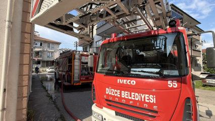 D&uuml;zce'de 3 katlı binada yangın paniği