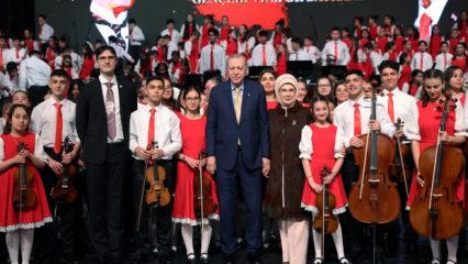 Erdoğan, Cumhurbaşkanlığı &Ccedil;ocuk Orkestrası ve Korosu Konseri'ne katıldı