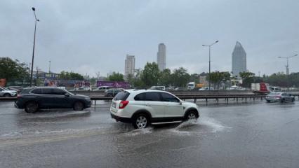 İstanbul'un bazı b&ouml;lgelerinde sağanak etkili oldu