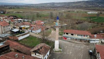 Minareyi g&ouml;ren camiyi arıyor: Bursa&rsquo;daki camisiz minarenin hikayesi duygulandırıyor