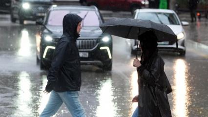 T&uuml;rkiye'yi sağanak vuracak! Meteoroloji saat verdi: 15 ilde durum kritik