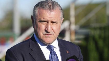 Bakan Bak'tan A Milli Takım'a ziyaret!