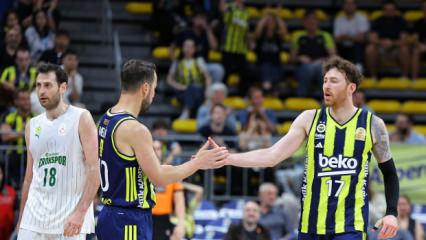 Anadolu Efes ve Fenerbah&ccedil;e yarı final bileti i&ccedil;in parkeye &ccedil;ıkacaklar!