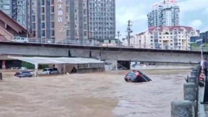 &Ccedil;in'de sel felaketi! 9 kişi hayatını kaybetti
