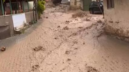 Bursa'da meydana gelen sel evleri yuttu