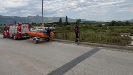 Irmağa giren 2 gen&ccedil; akıntıya kapılarak kayboldu