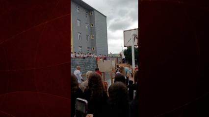Liseliler gemileri karadan y&uuml;r&uuml;tt&uuml;! Bah&ccedil;ede İstanbul'un Fethi canlandırması