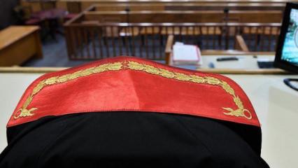 M&uuml;stehcen i&ccedil;erikleri paylaşılan 11 yaşındaki kızın ailesine g&ouml;zaltı
