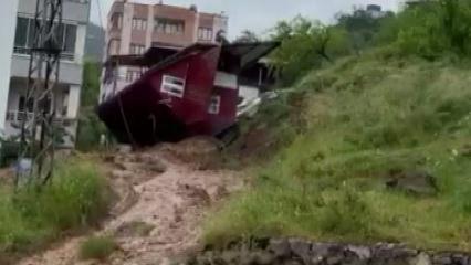 Osmaniye'de prefabrik ev b&ouml;yle devrildi
