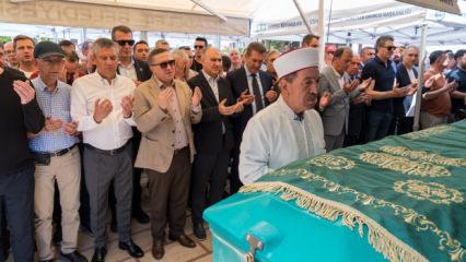 &Ouml;zg&uuml;r &Ouml;zel'in acı g&uuml;n&uuml;! Amcası son yolculuğuna uğurlandı 