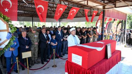 Şehit olan polis memurunun cenazesi Adana'da defnedildi