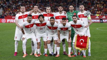 S&uuml;per Lig devlerinin transfer g&ouml;zdesiydi! Milli futbolcu takımından ayrıldı