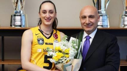 VakıfBank, 12 yılda 24 kupa kazanan oyuncusuna veda etti