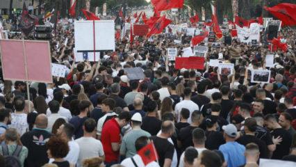 Arnavutluk'ta halk ayaklandı! İsrail işgali iddiası